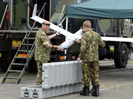 Overijssel zet deur voor defensie wagenwijd open: "Redding voor Twente Airport"