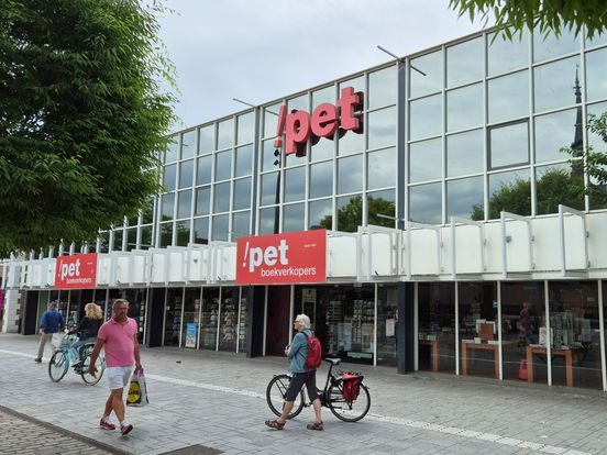 Doek valt definitief voor boekhandel !Pet in Hoogeveen: doorstart mislukt, uitverkoop volgt