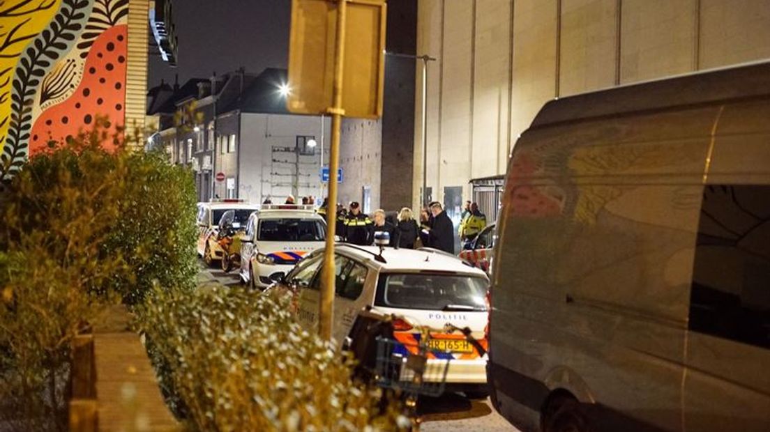 Er komt een onderzoek naar de behandeling van de tbs'er die wordt verdacht van de dubbele hotelmoord in Arnhem. Dat meldt Nu.nl.