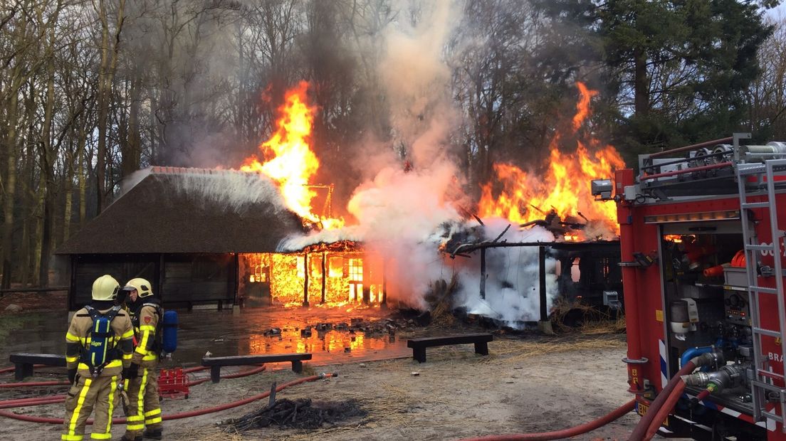 Brand in het YMCA-clubhuis (Foto archief: Frans Annot)