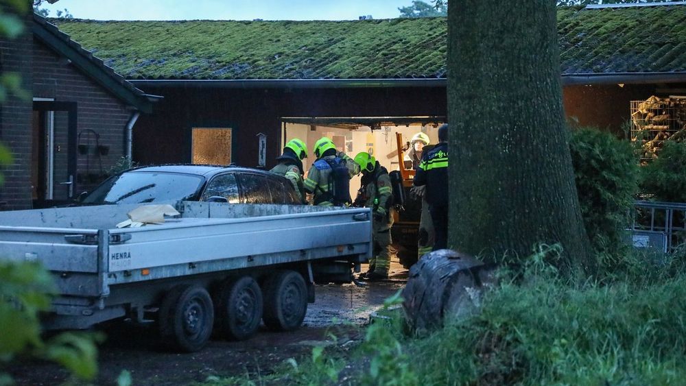 Aansteken kachel gaat mis man zwaargewond Omroep Gelderland