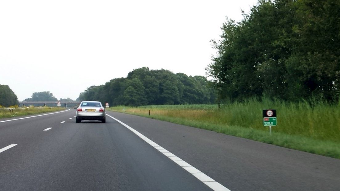 Nieuw hectometerpaaltje langs de A1