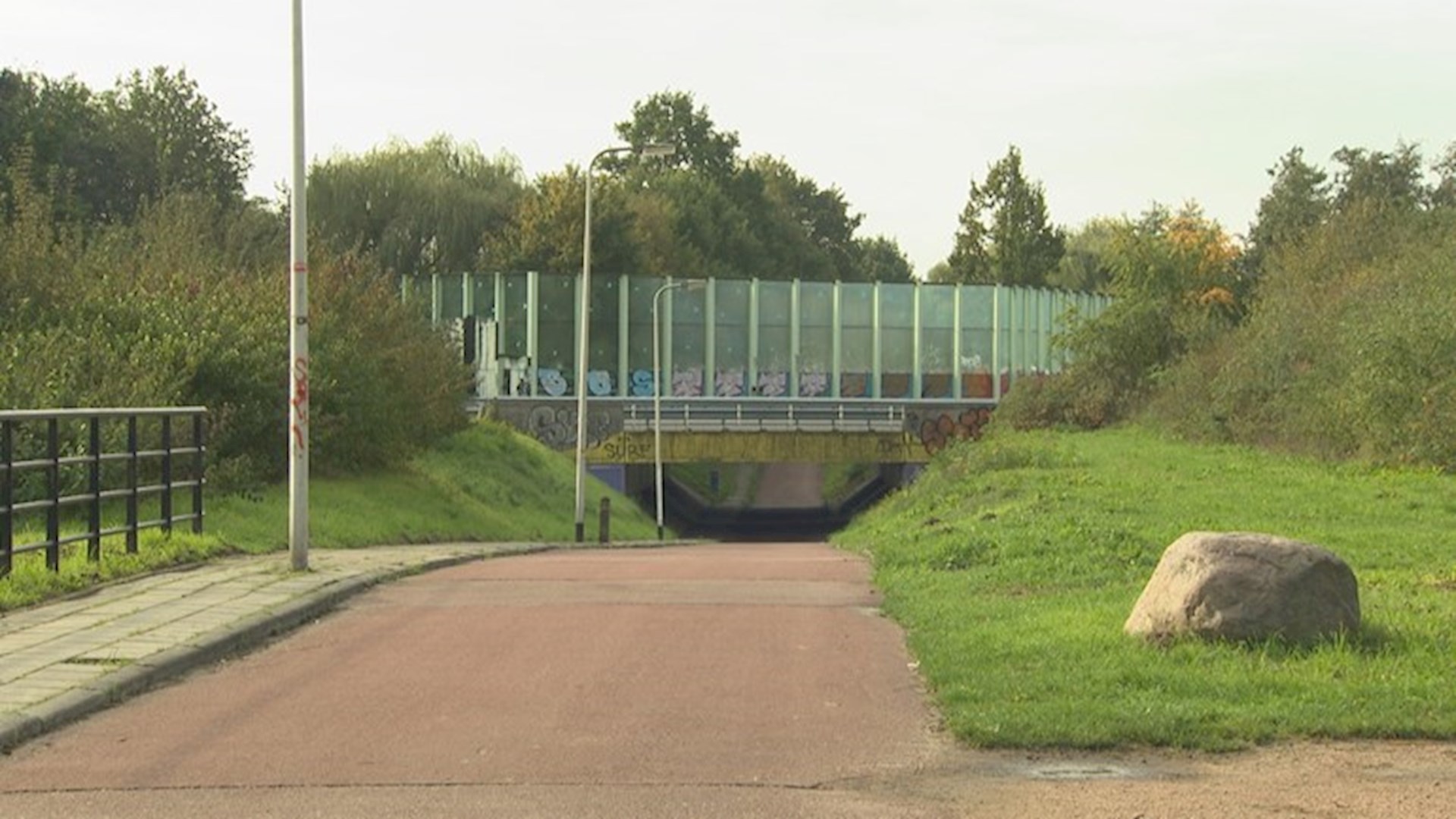 Jongen (17) krijgt klap in gezicht in Enschede