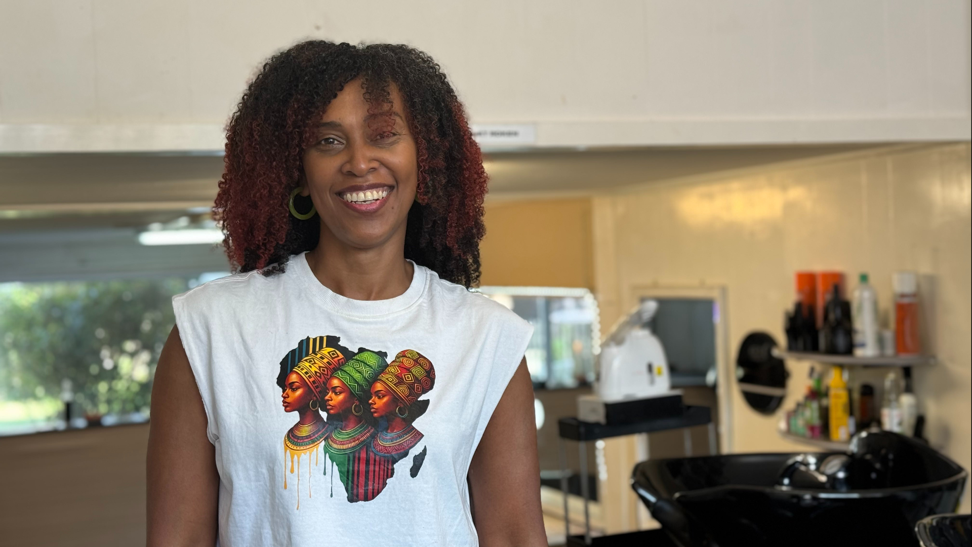 Kapster Tasha zegt dat afrohaar belangrijk is voor de identiteit van mensen