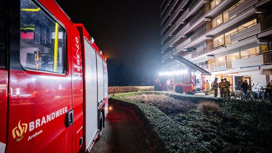 Brandweer redt persoon • autobrand op carpoolplaats