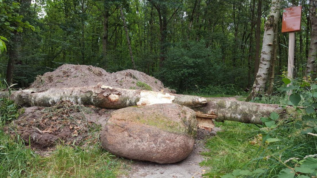 Wierts bouwde op eigen initiatief een blokkade (Rechten: RTV Drenthe / Dylan de Lange)