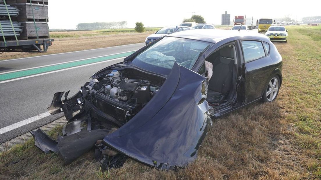 De schade aan de auto is groot.