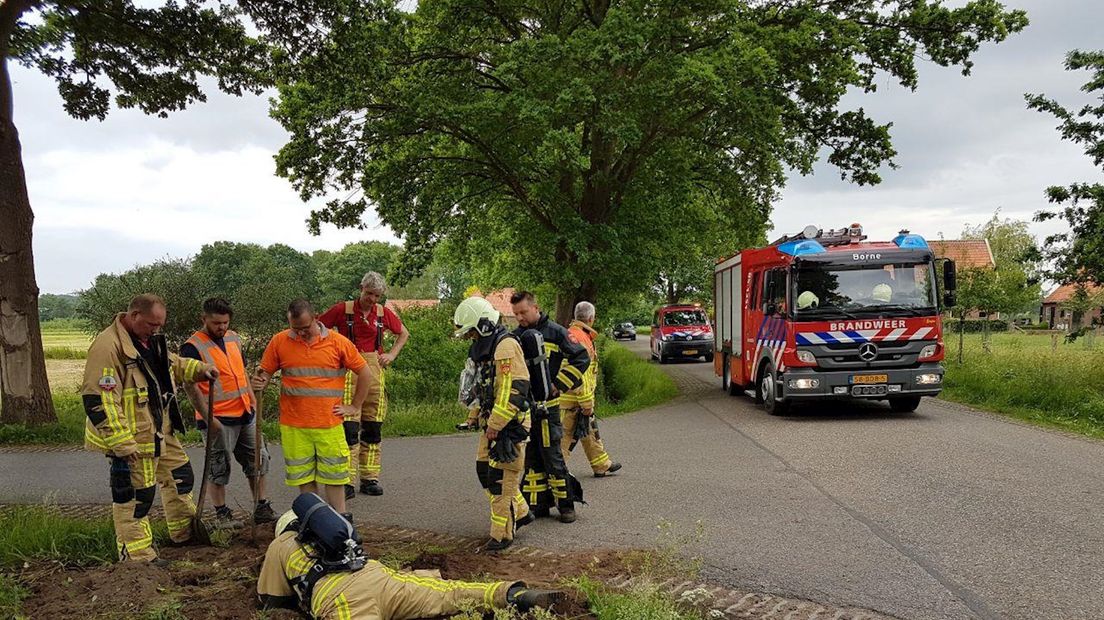 Gaslek na omgereden verkeersbord in Hertme