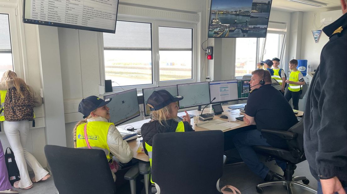 De kinderen in het havenkantoor I