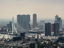 'Sjoemelende Rotterdamse ambtenaren omgekocht met Rolexen, diamanten, dure auto's en motorjacht'