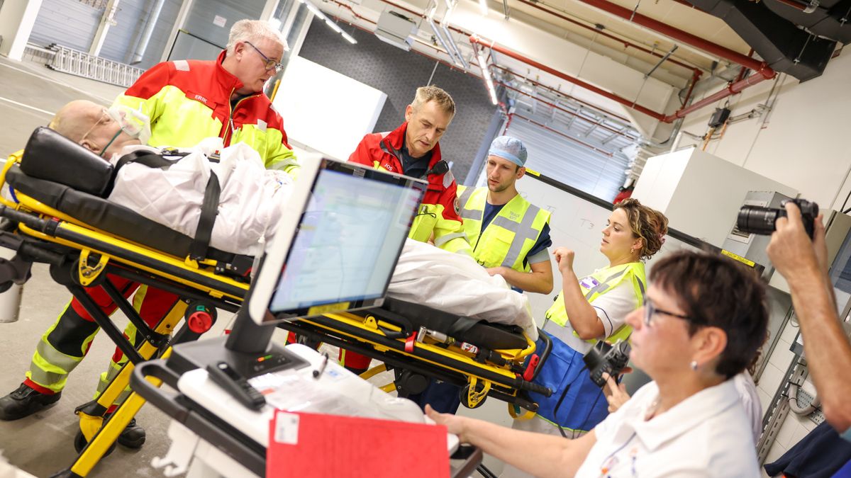 MUMC+ test rampenplan: tientallen gewonden na instorten mergelgrot tijdens rave party