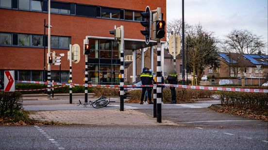 Fietser geschept door auto