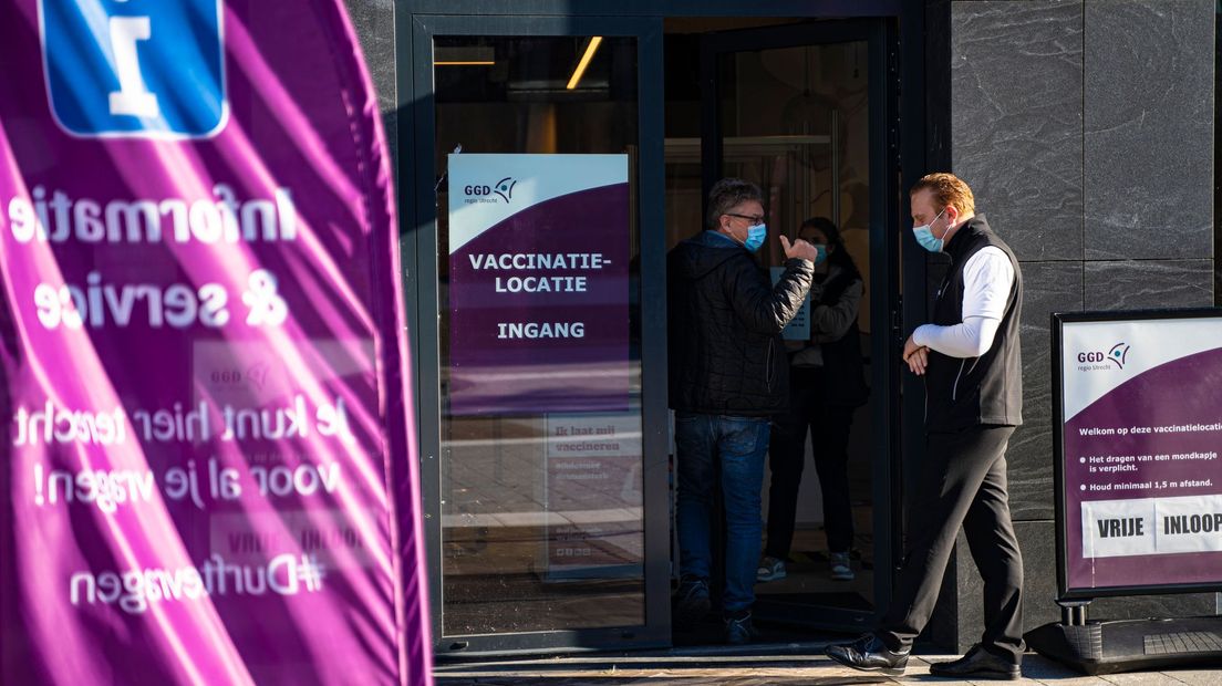 De vaccinatielocatie in Hoog Catharijne.