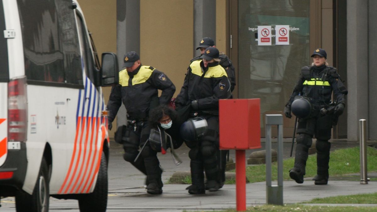 Aangehouden actievoerders Universiteit Maastricht mogen Pasen toch thuis vieren