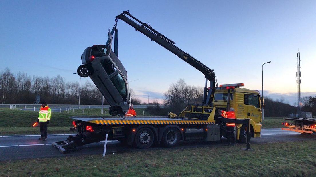 Auto in de sloot bij Oldenzaal, bestuurder spoorloos