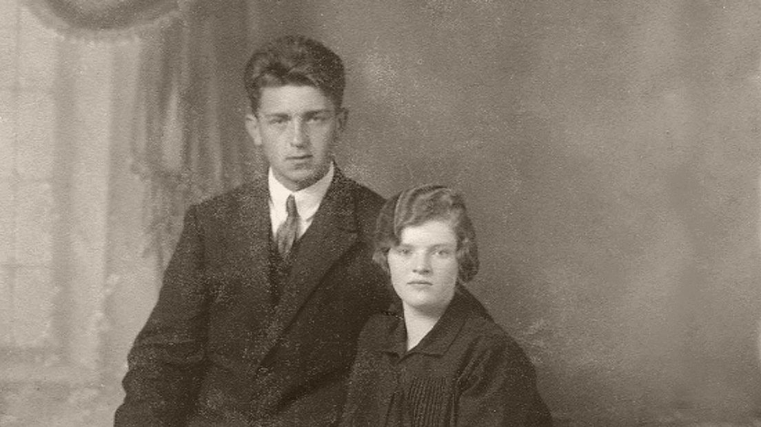 De trouwfoto van Jan en Marie van Elk, die samen in de Tweede Wereldoorlog Joodse onderduikers in huis hadden.