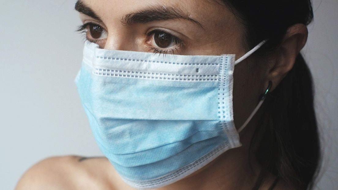 Het coronavirus heeft het maatschappelijk leven in Nederland grotendeels platgelegd. Ondertussen komen er ook dagelijks updates met nieuwe besmettingen en sterfgevallen als gevolg van corona. In ons liveblog melden we alle ontwikkelingen rondom het virus, in en buiten onze provincie.
