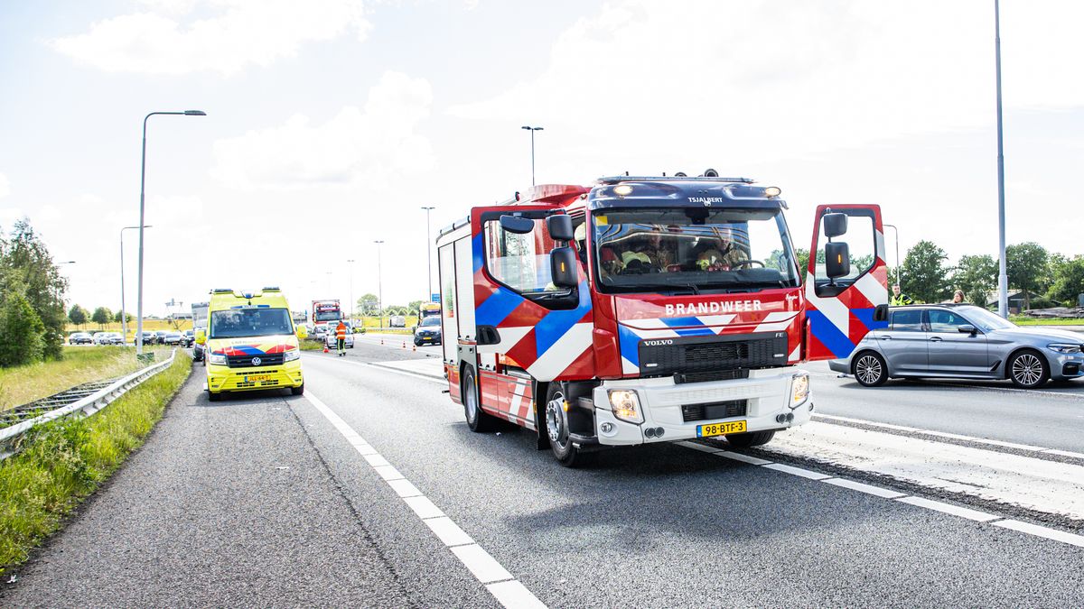 A7 richting Drachten weer open | Eén persoon ernstig gewond bij ongeluk A7 Heerenveen