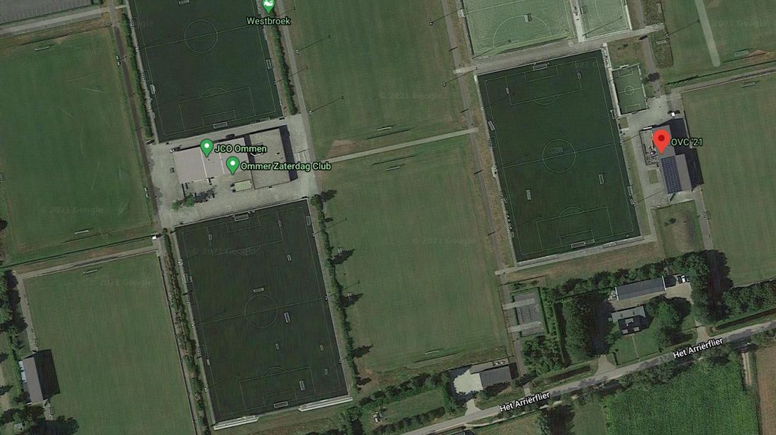 De clubs liggen naast elkaar