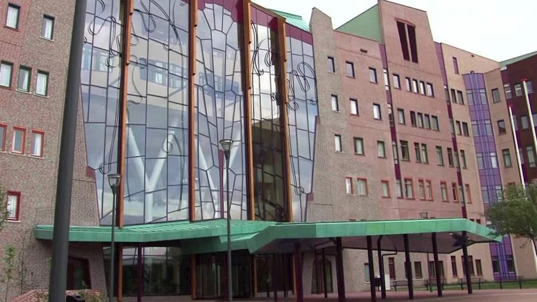 Chirurg Isala promoveert met onderzoek