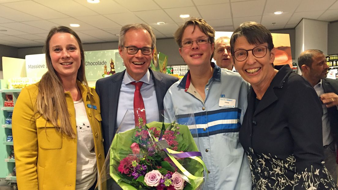 Sanne Jans (tweede van rechts) samen met onder meer staatssecretaris Jetta Klijnsma (r).