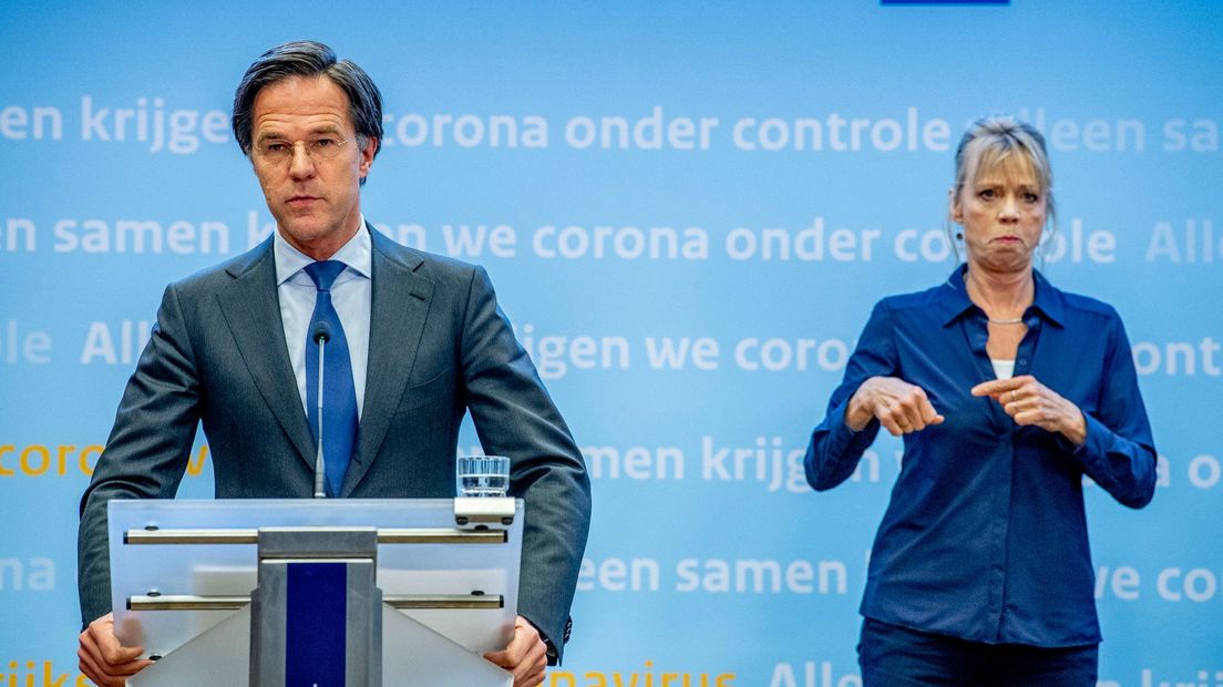 Premier Rutte tijdens de persconferentie