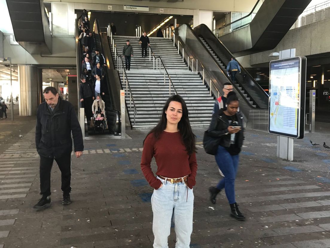Famke bij Zuidplein