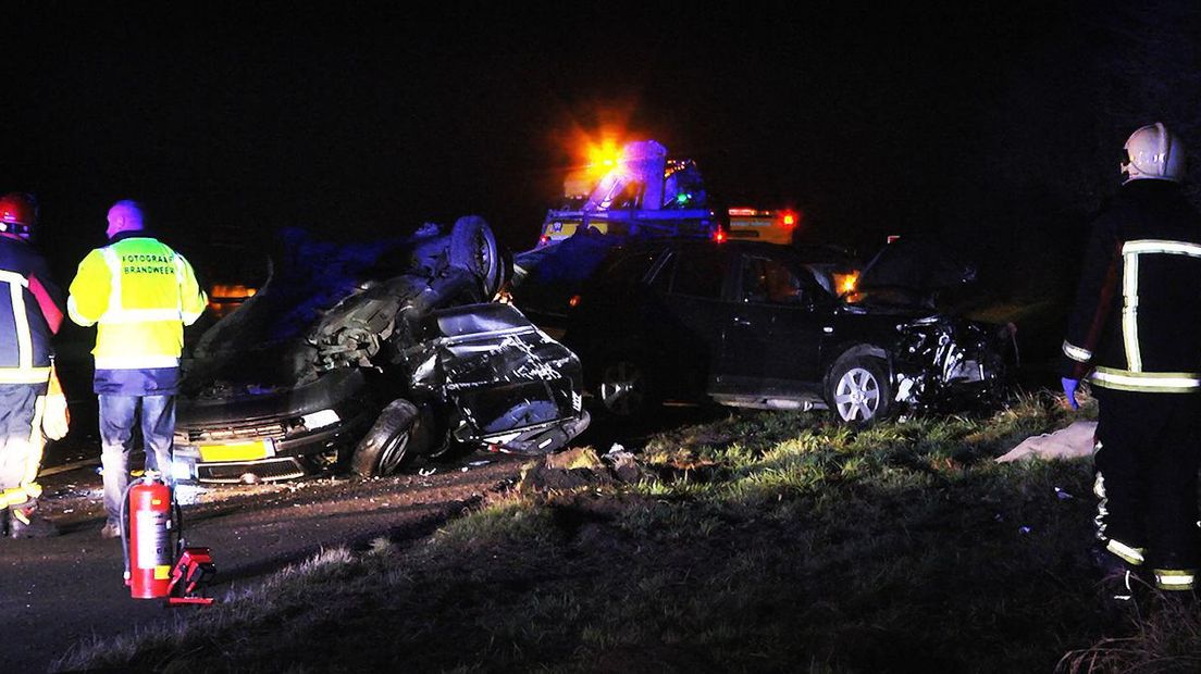 De ravage na het ongeval op de A37 (Rechten: archief Persbureau Meter)