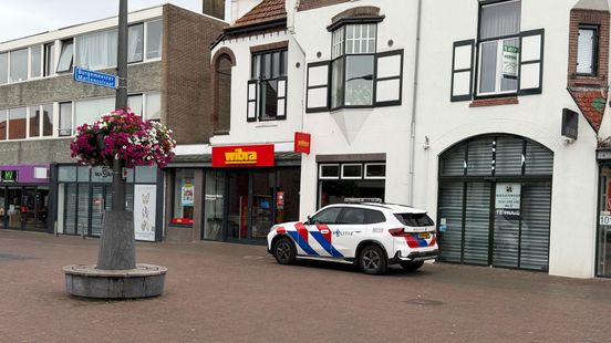 Steekincident bij azc • auto over de kop