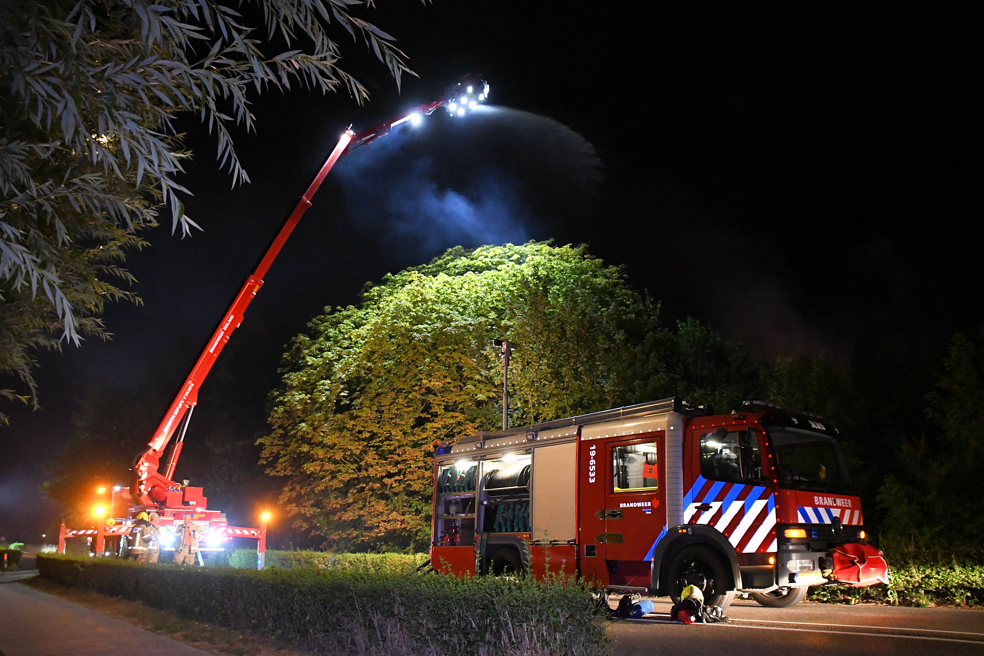 Brand verwoest vervallen 'spookslot' 't Hoompje bij Sluis