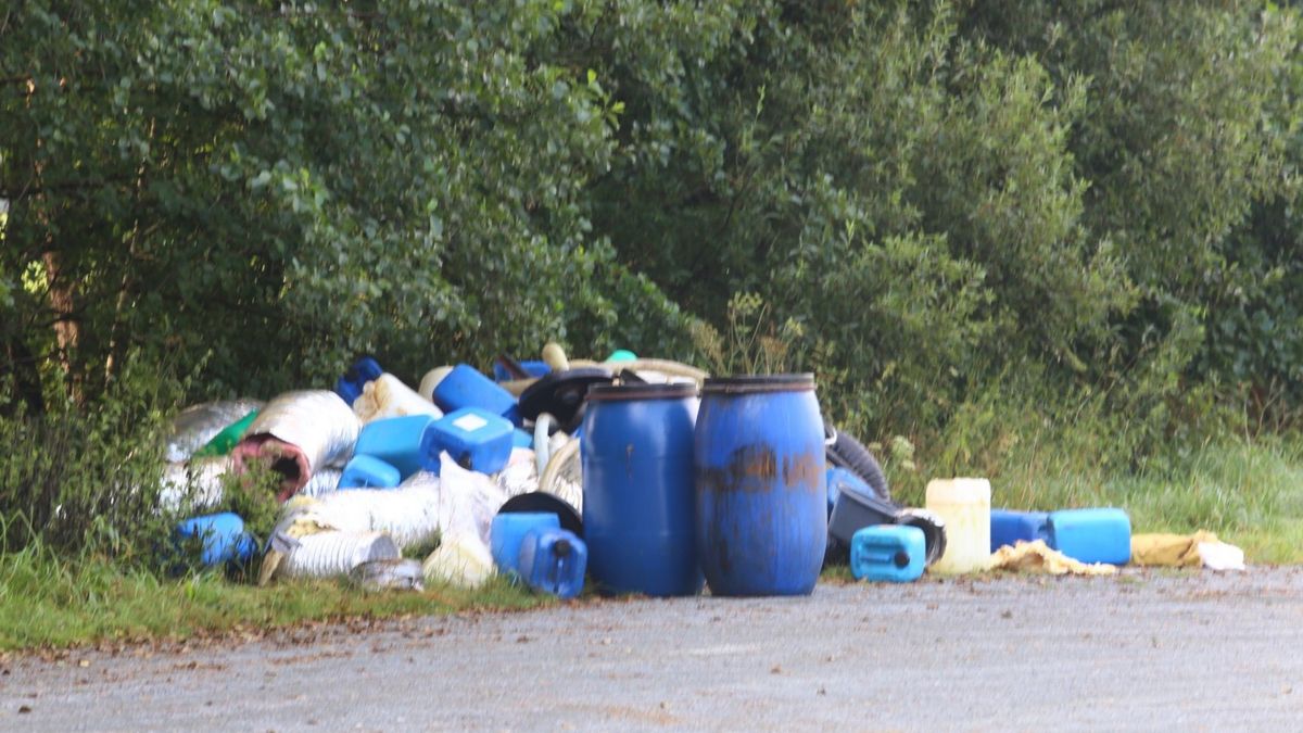 Groningers aangehouden voor dumpen drugsafval: 45.000 euro opruimkosten