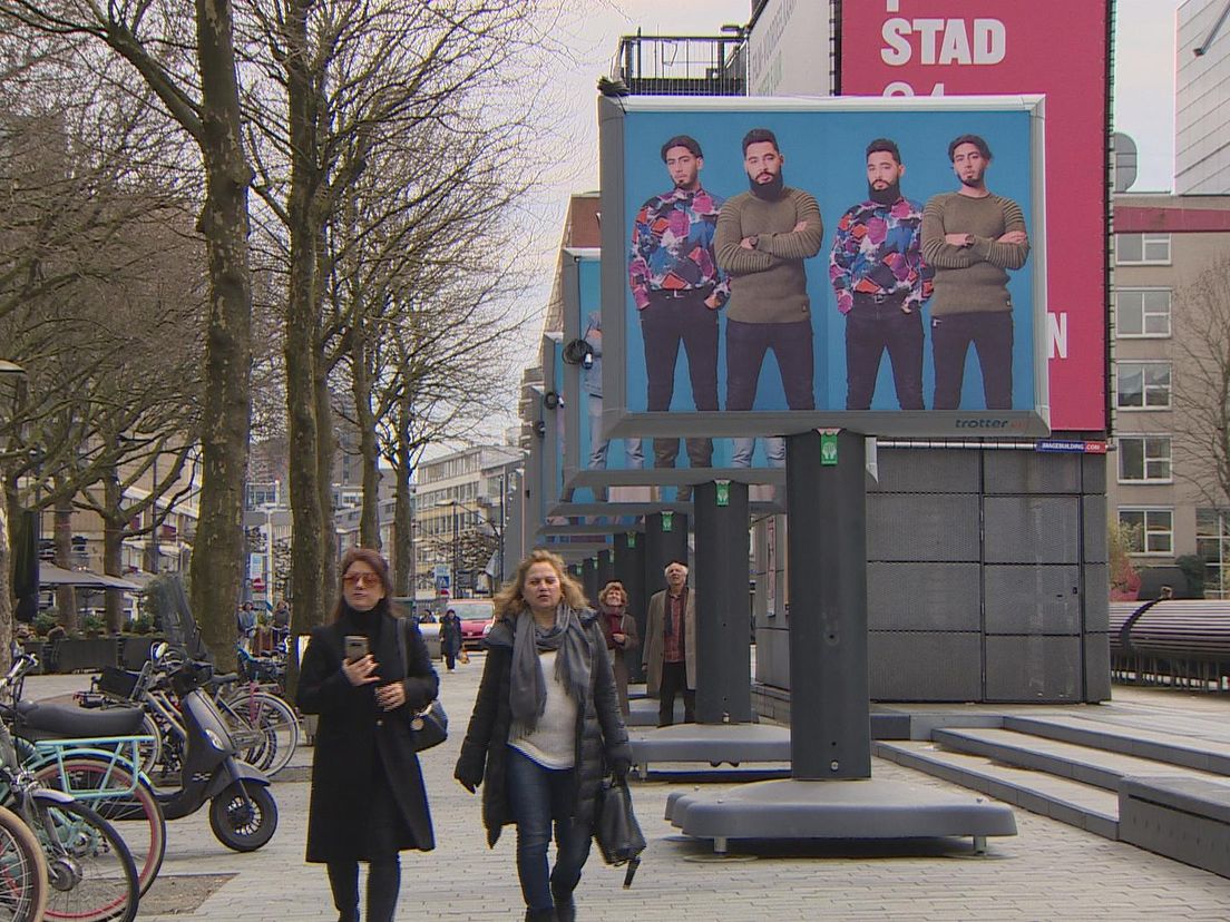 De expo Hipster/Muslim op het Schouwburgplein