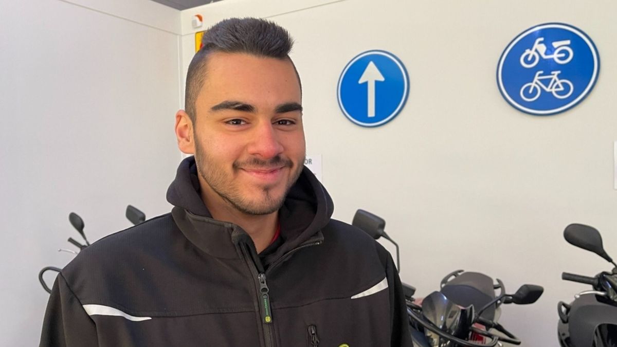 Jurgen Zikken uit Exloo heeft al zes rijbewijzen en is pas achttien
