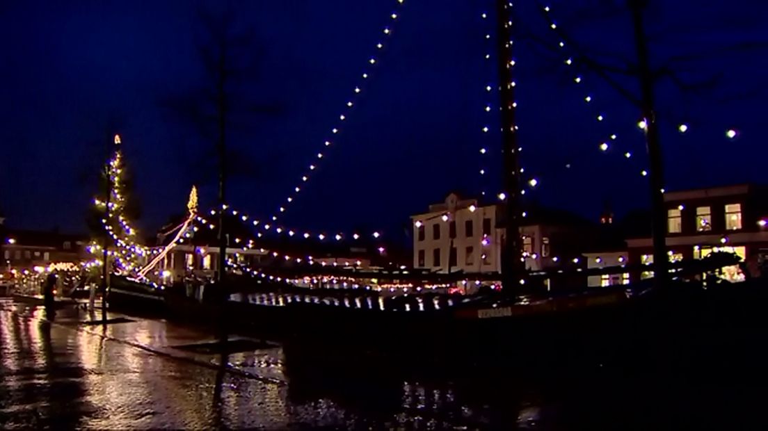 Versierde schepen tijdens de Vlootdagen 2014 (RTV Drenthe/ Archieffoto)