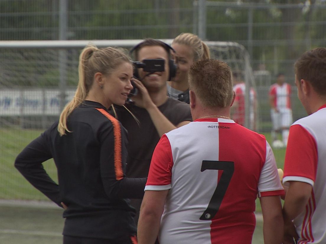 Anouk Hoogendijk op de G-voetbaldag van BVV Barendrecht