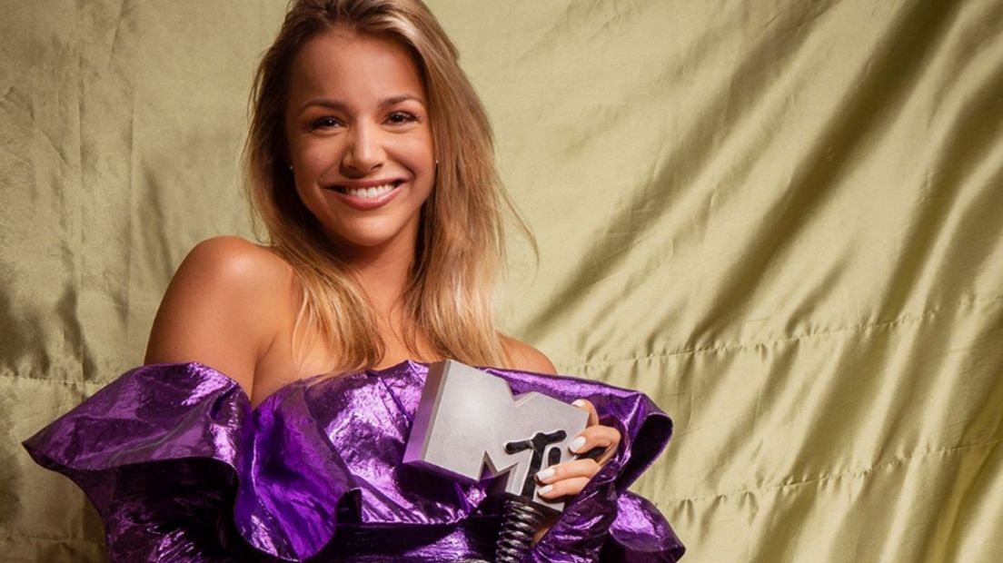 Emma Heesters wint MTV EMA Best Dutch Act