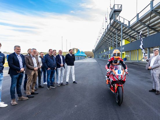 Nieuwe publiekswegen rondom TT circuit opgeleverd: met schone schoenen naar de races