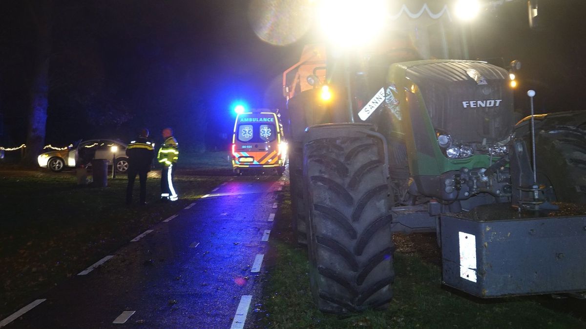 Tractor botst op auto in Sibculo, één gewonde