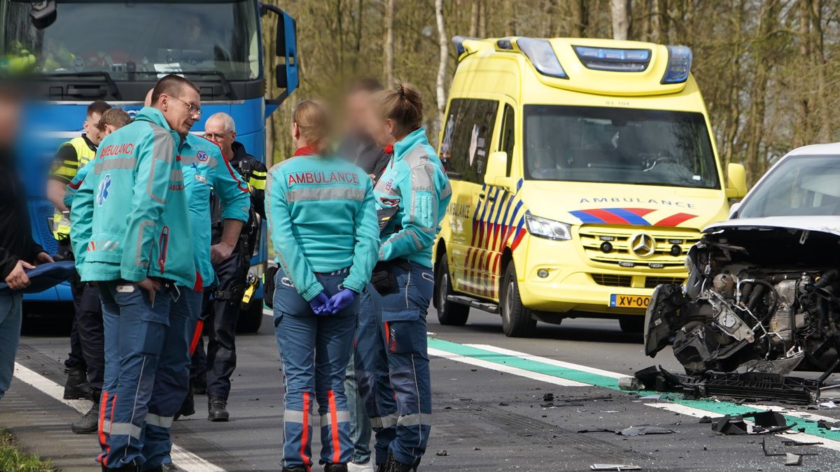 Zeker een gewonde bij ongeluk N381