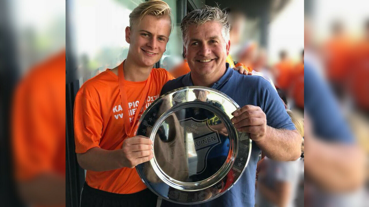 Sten samen met zijn vader Menno