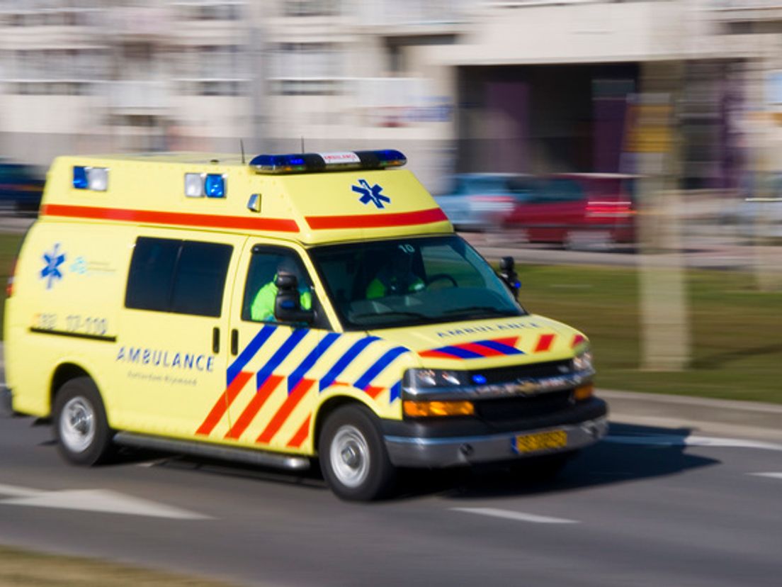 2010_Ambulance_rijdend.cropresize.tmp.JPG