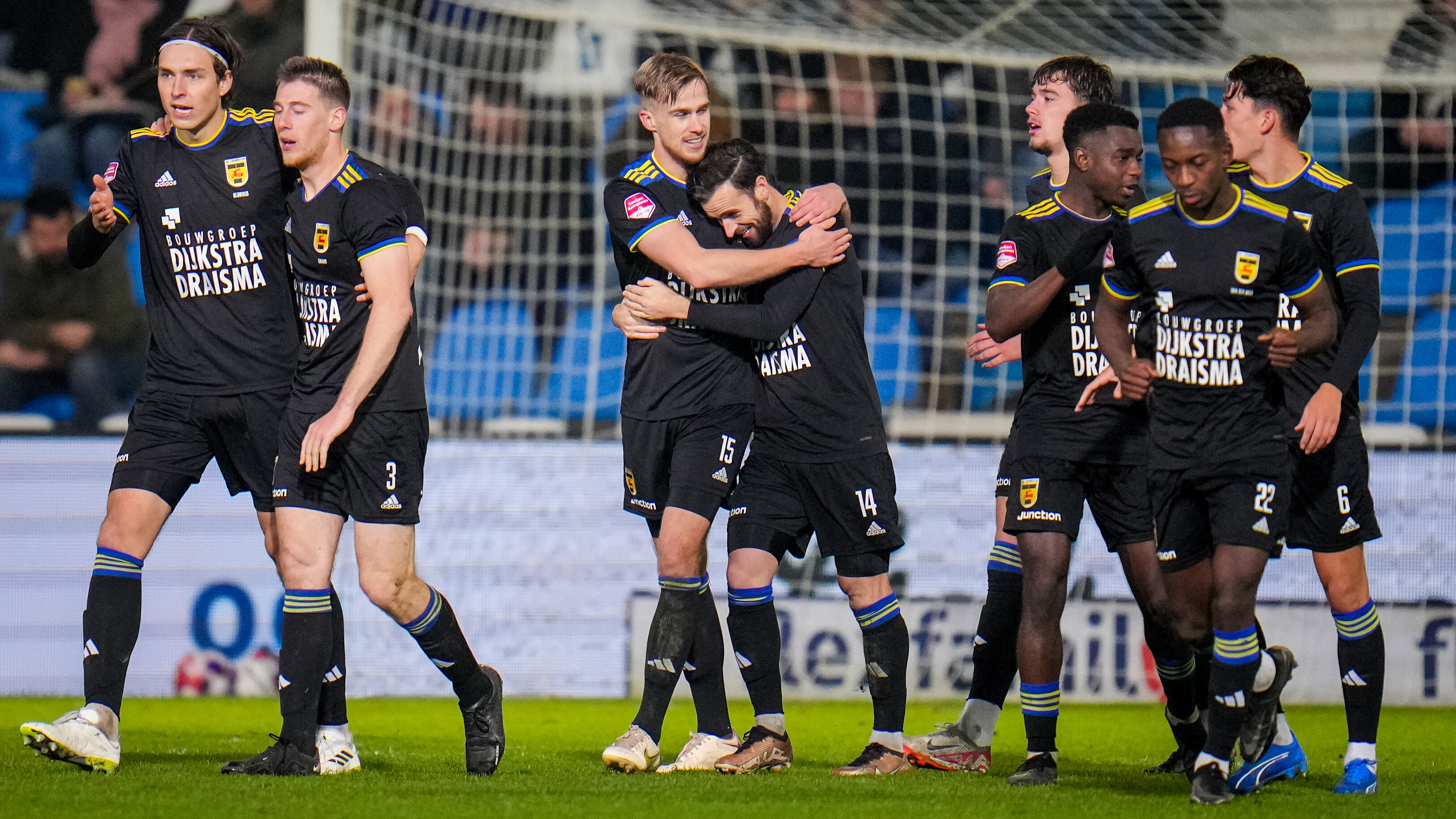 Cambuur Pakt Belangrijke Overwinning Tegen De Graafschap In Doetinchem ...