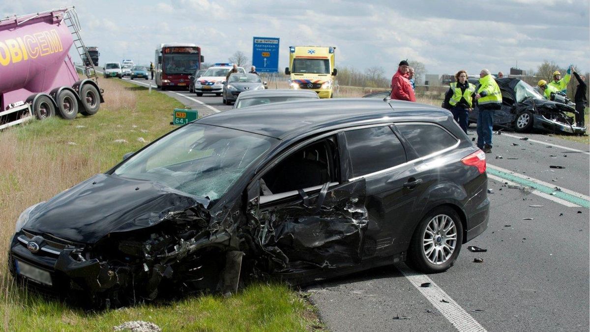 Gewonde bij ernstig ongeval N33