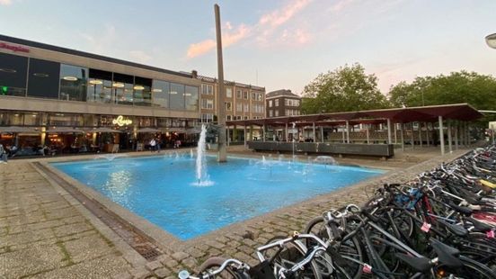 Net opgeknapte AKU-fontein Arnhem nu al lek