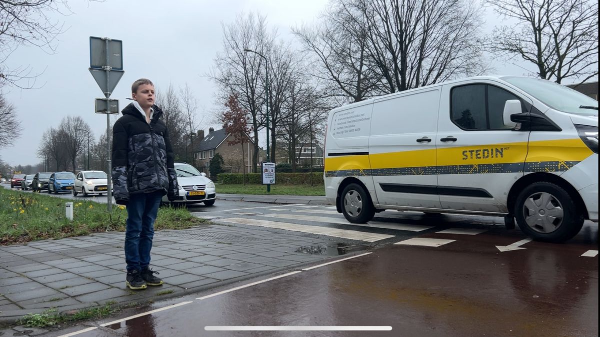 Petitie van Sven (9) over onveilige Herbie-rotonde De Bilt heeft succes, gemeente komt in actie