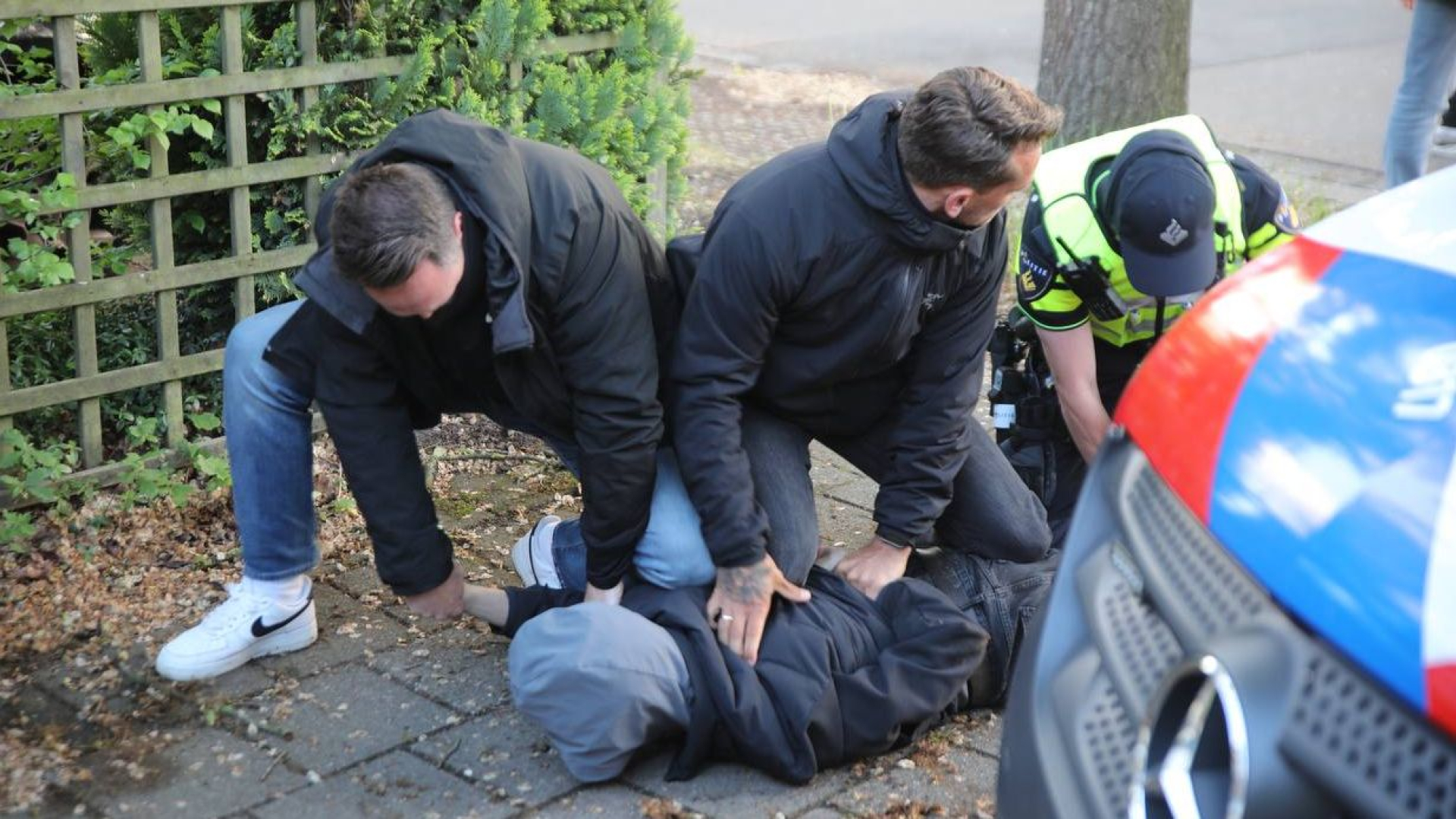 Opnieuw aanhoudingen bij protest azc Apeldoorn