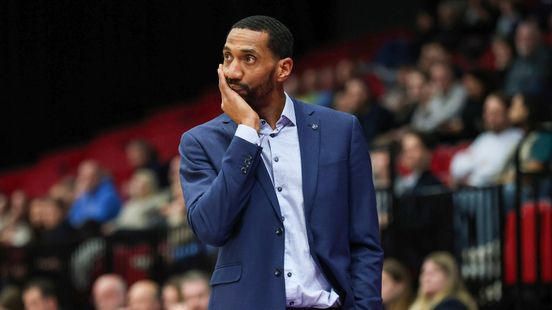 Donar op rand van Europese uitschakeling na oorwassing in Martiniplaza