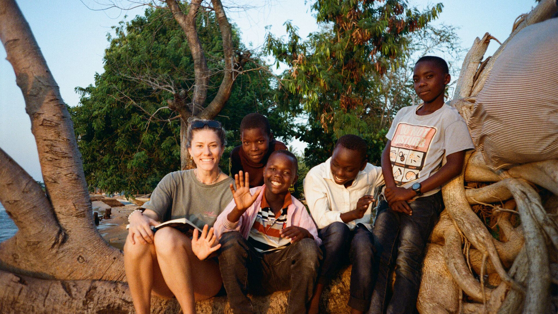 Lotte Stoffels ûnderweis yn Afrika