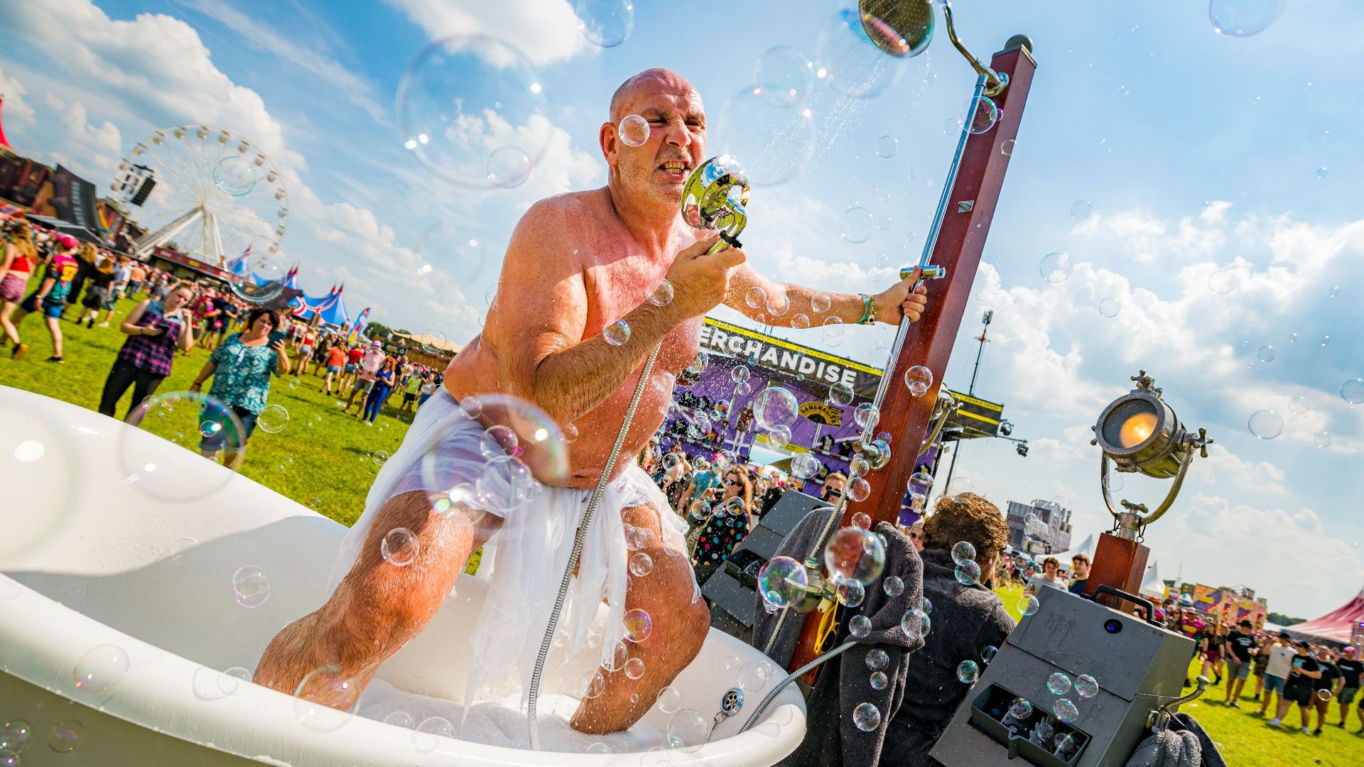 Zwarte Cross-sfeertje.