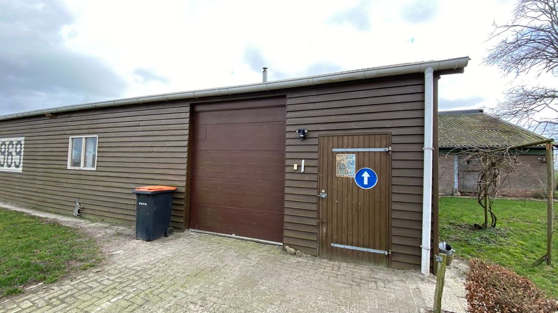 Zo ziet het kleinste stembureau van Nederland er van buiten uit